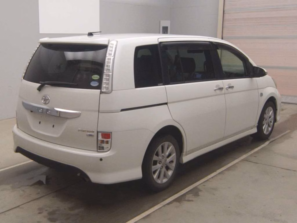 TOYOTA ISIS