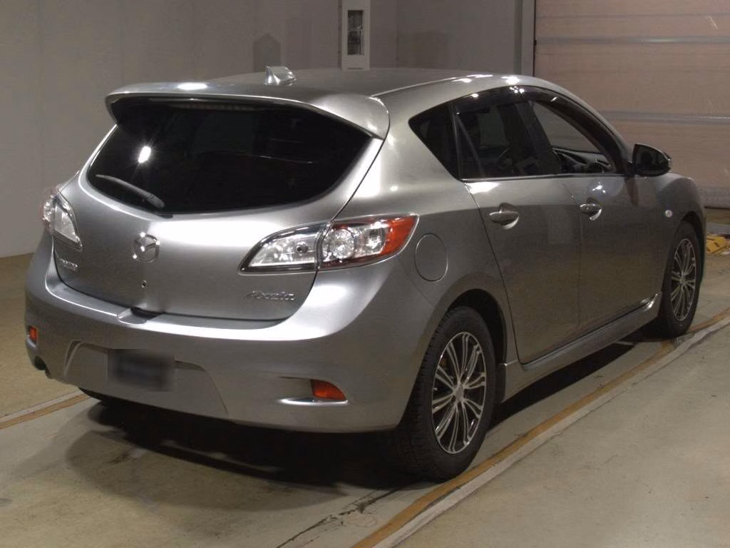 MAZDA AXELA