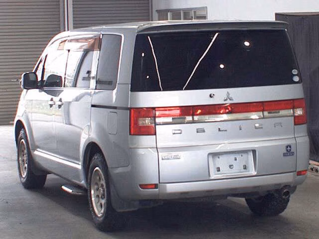 MITSUBISHI DELICA D:5