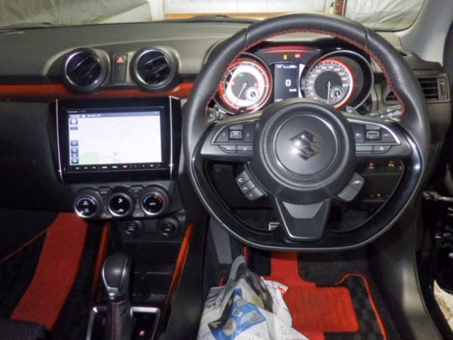 SUZUKI SWIFT