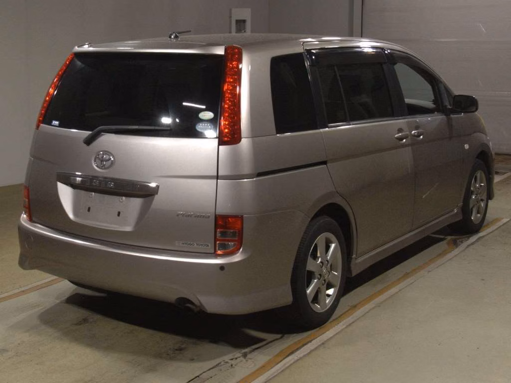 TOYOTA ISIS