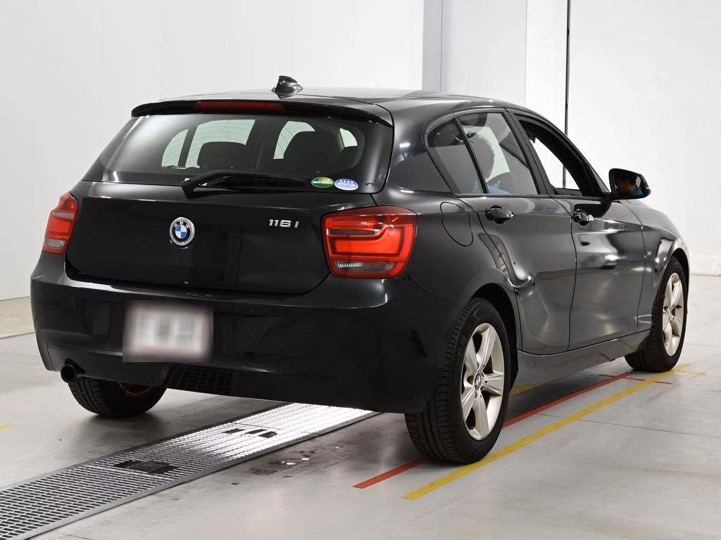 BMW 1-SERIES