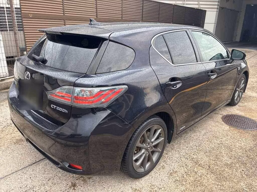 LEXUS CT200H