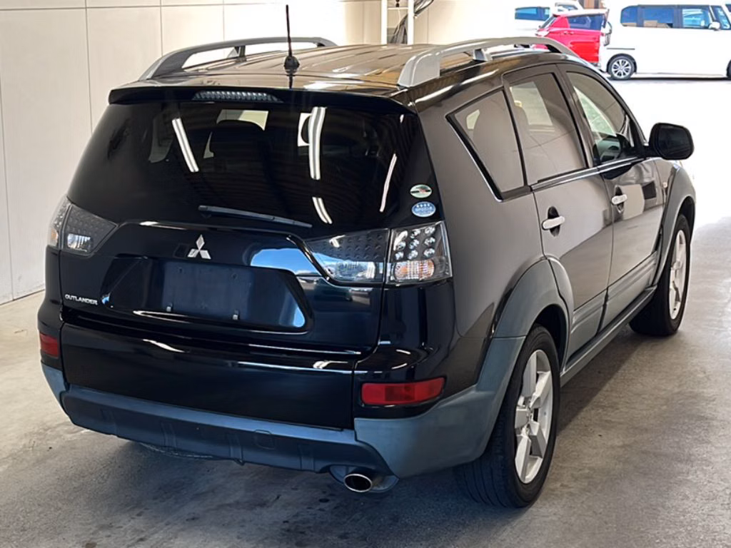 MITSUBISHI OUTLANDER