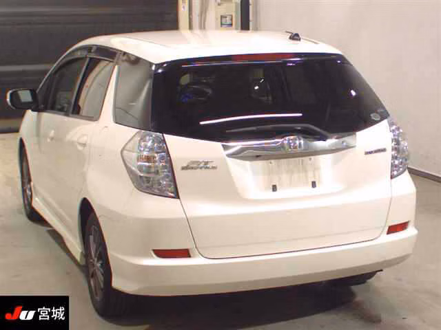 HONDA FIT SHUTTLE