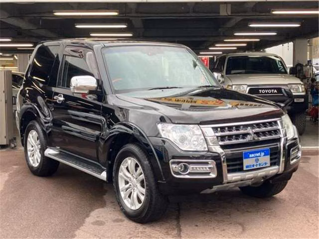 MITSUBISHI PAJERO