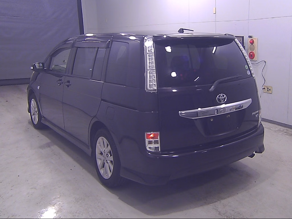 TOYOTA ISIS