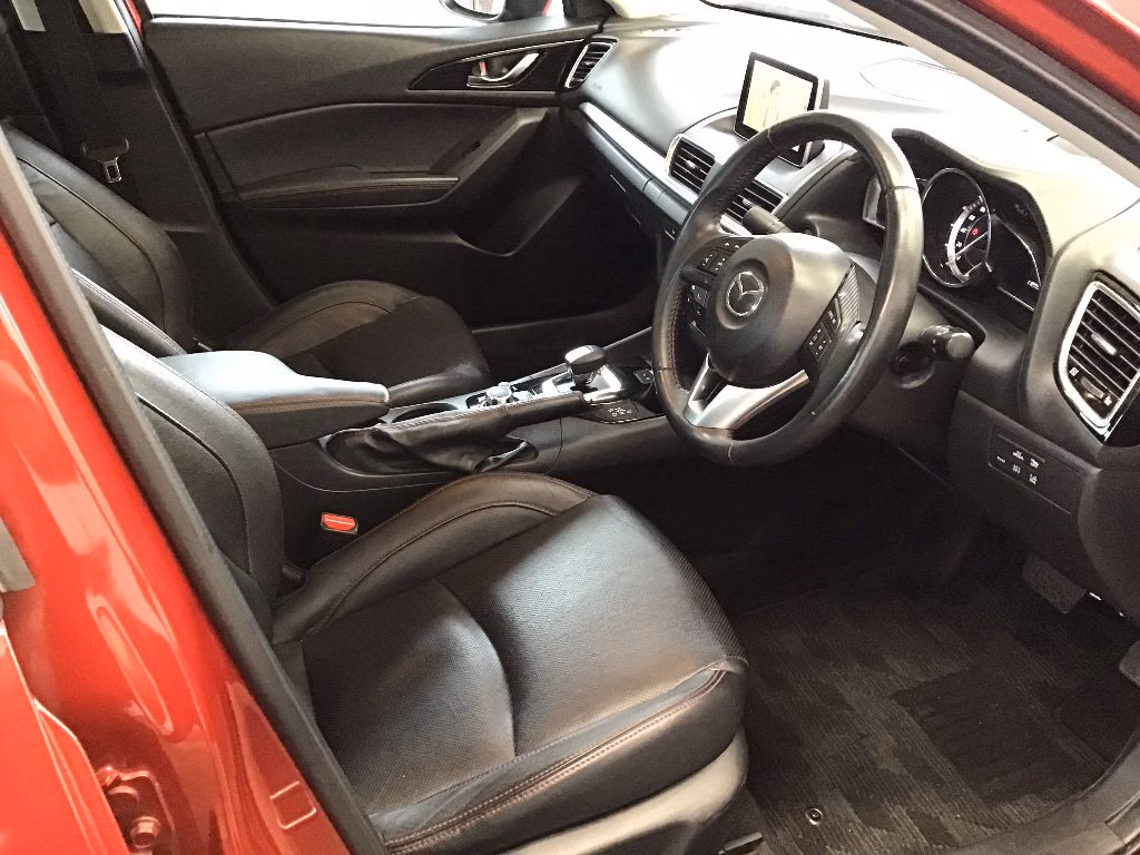 MAZDA AXELA
