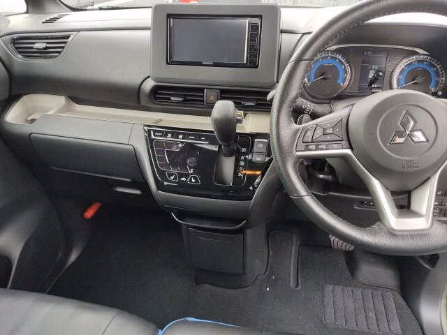 MITSUBISHI DELICA MINI