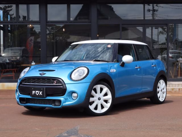 MINI HATCH