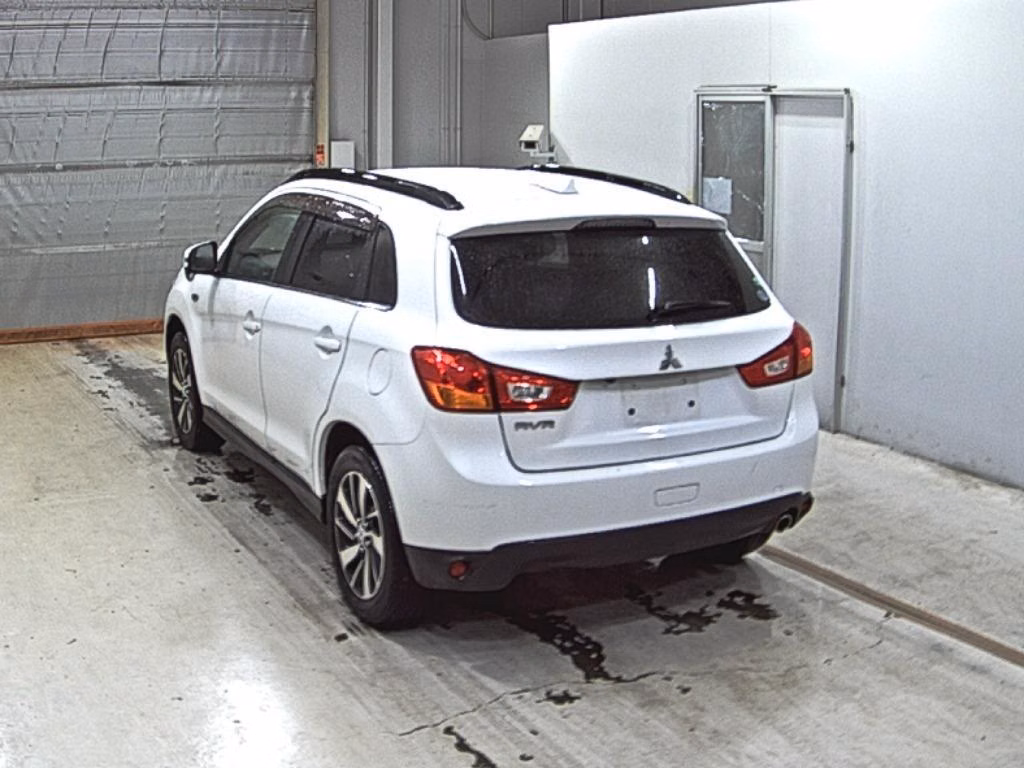 MITSUBISHI RVR