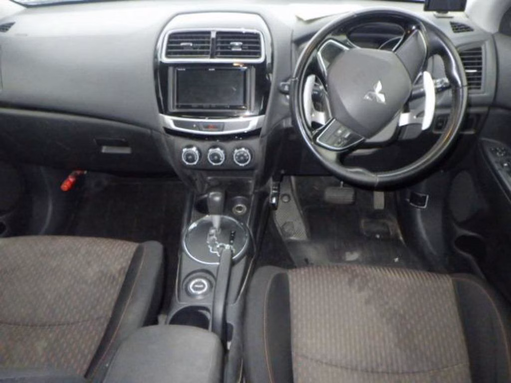 MITSUBISHI RVR
