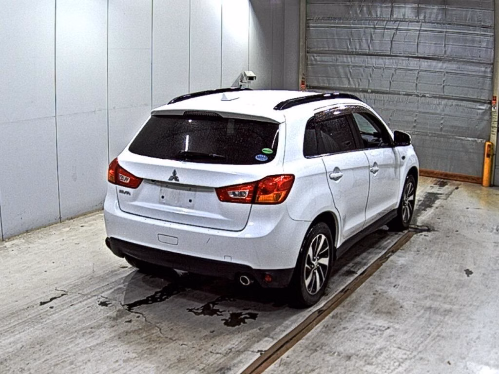 MITSUBISHI RVR