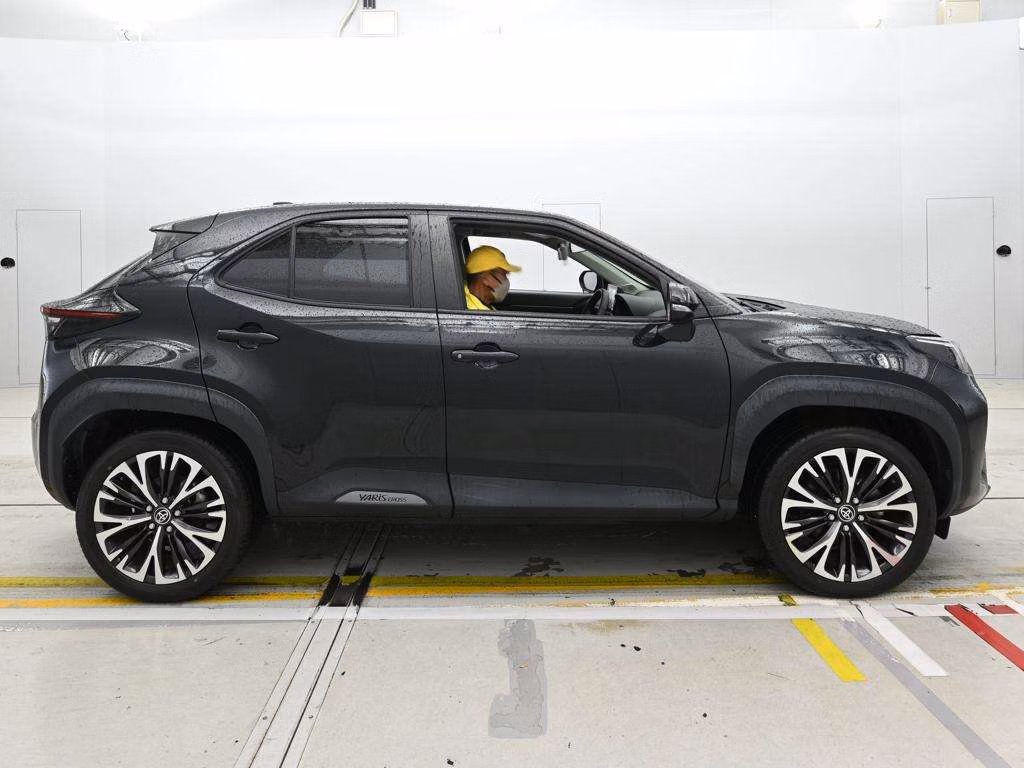 TOYOTA YARIS CROSS