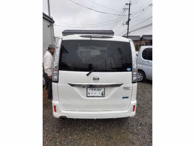 NISSAN SERENA