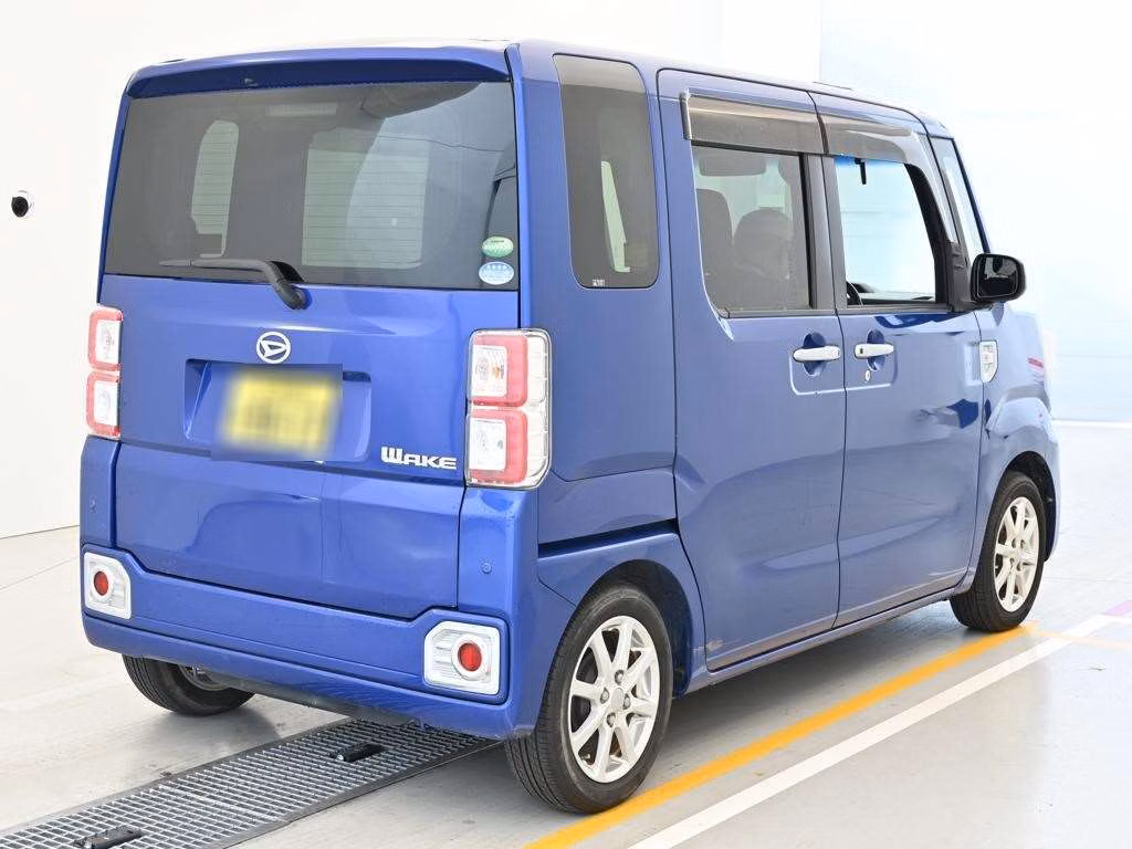 DAIHATSU WAKE