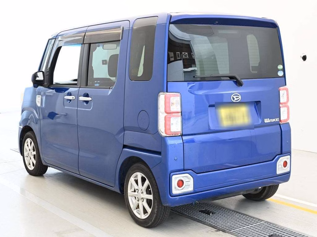 DAIHATSU WAKE