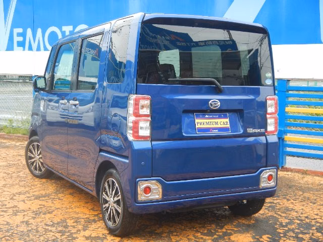 DAIHATSU WAKE