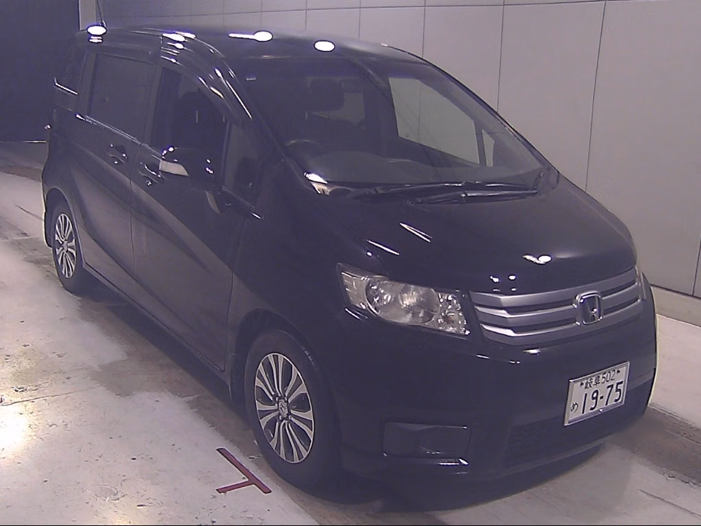 HONDA FREED SPIKE