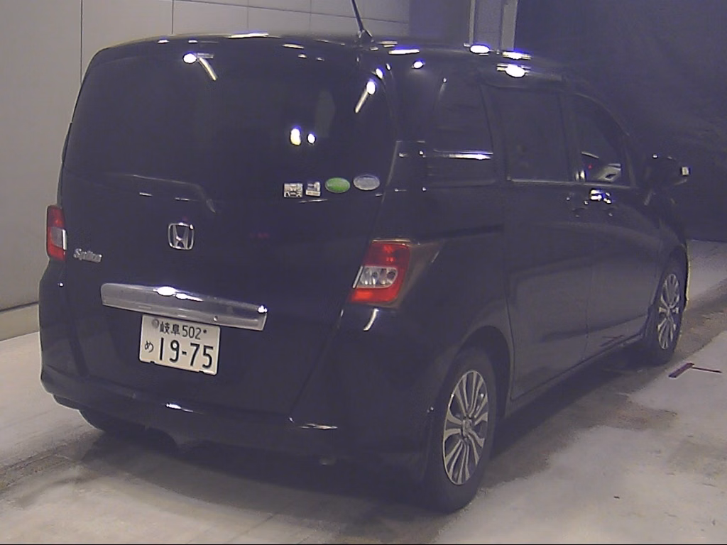 HONDA FREED SPIKE