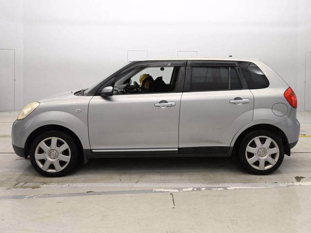 MAZDA VERISA