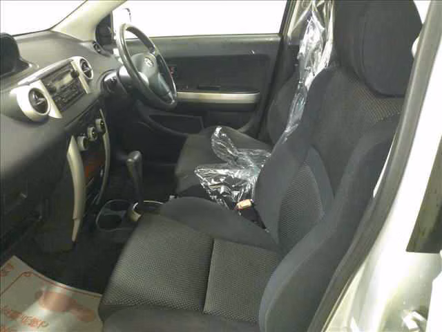 TOYOTA IST