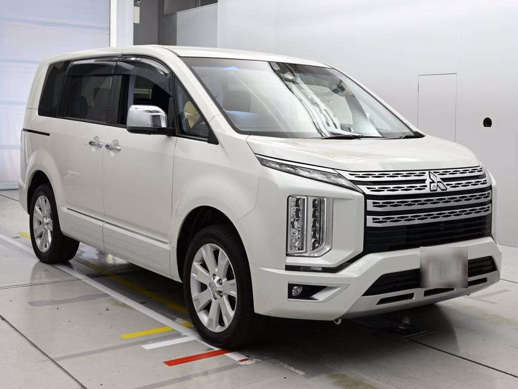 MITSUBISHI DELICA D:5