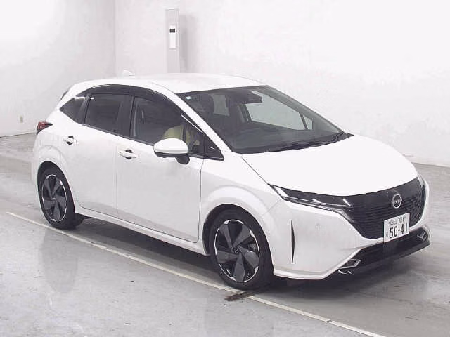 Nissan Aura