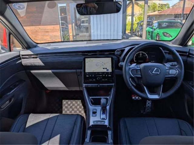Lexus LBX
