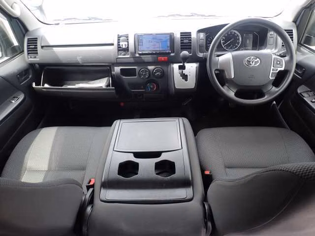 TOYOTA REGIUS ACE