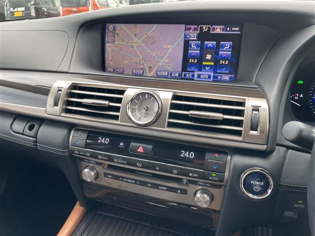 Lexus LS600h