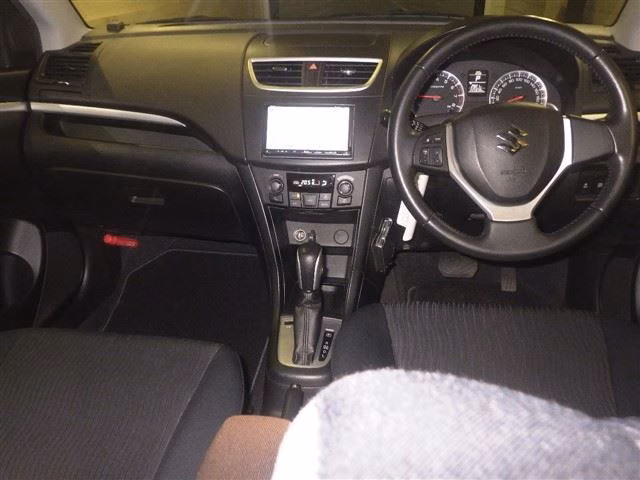 SUZUKI SWIFT