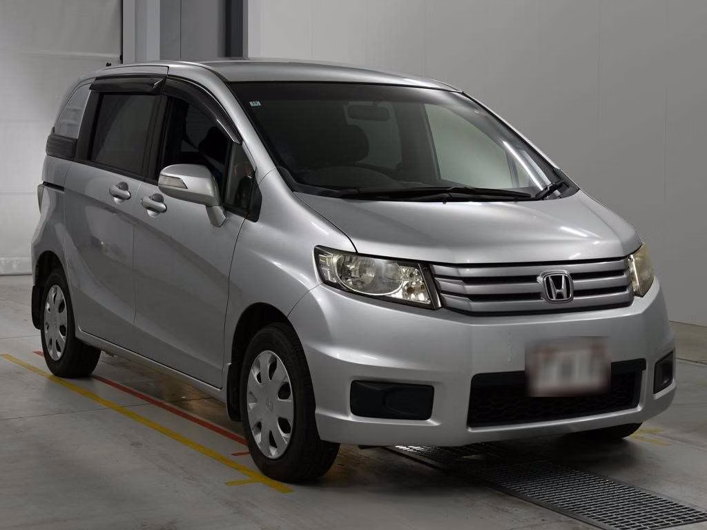 HONDA FREED SPIKE