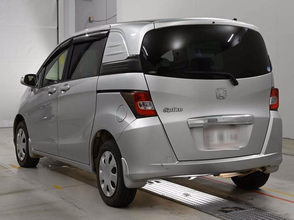 HONDA FREED SPIKE