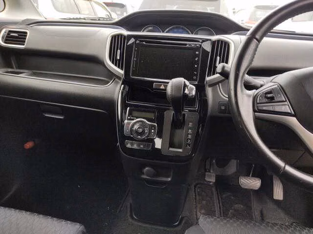 MITSUBISHI DELICA D:2