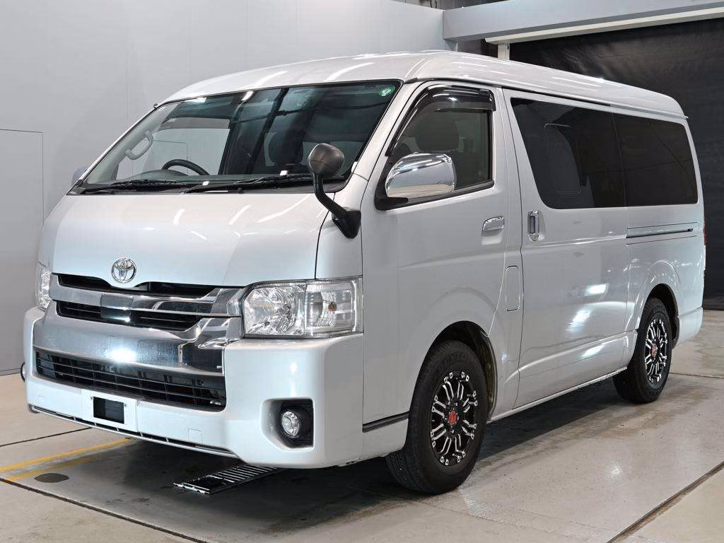 TOYOTA REGIUS ACE