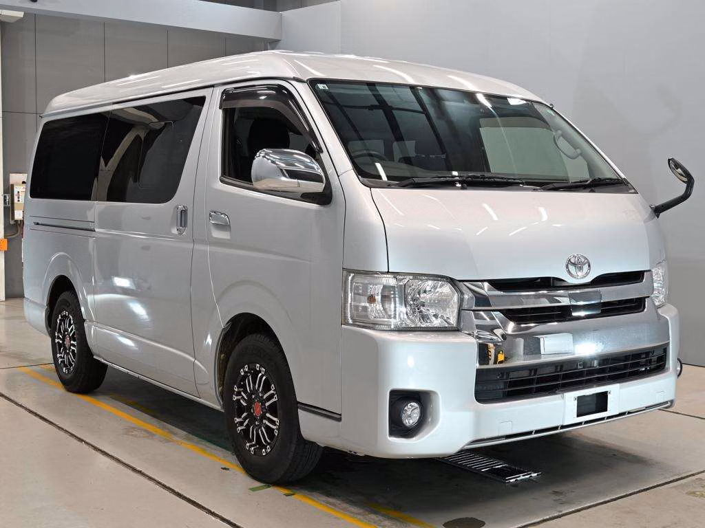 TOYOTA REGIUS ACE