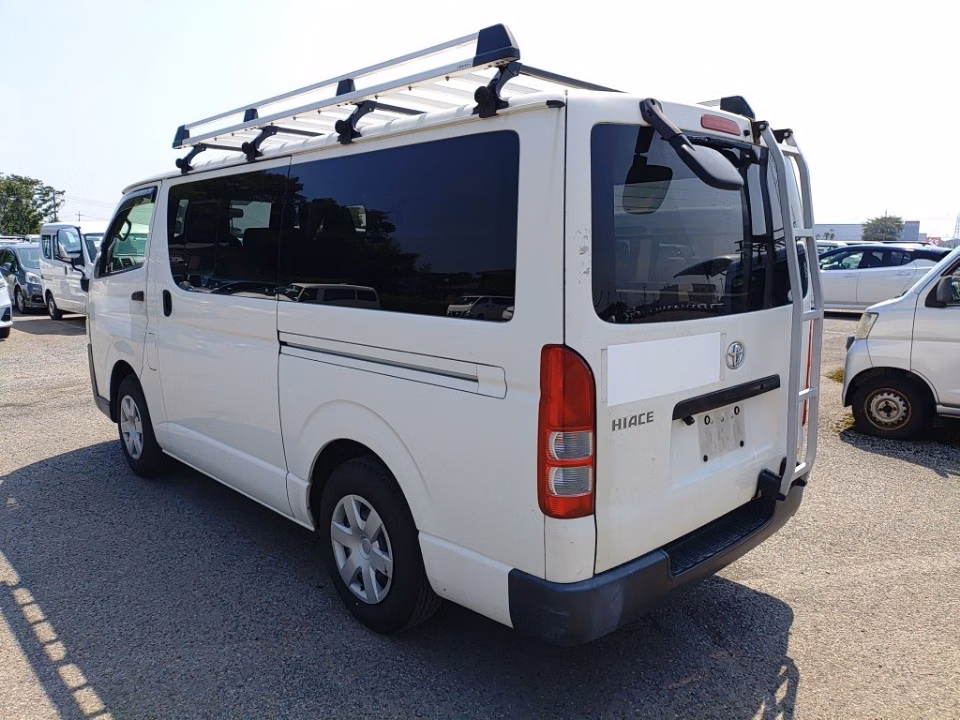 TOYOTA REGIUS ACE