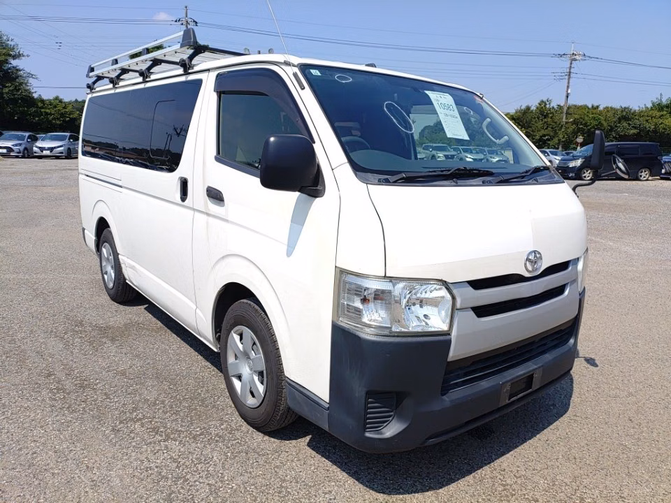 TOYOTA REGIUS ACE