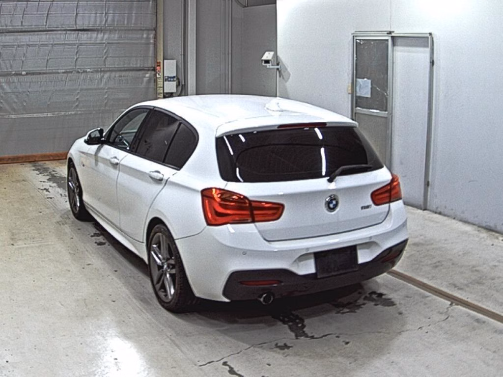 BMW 1-SERIES