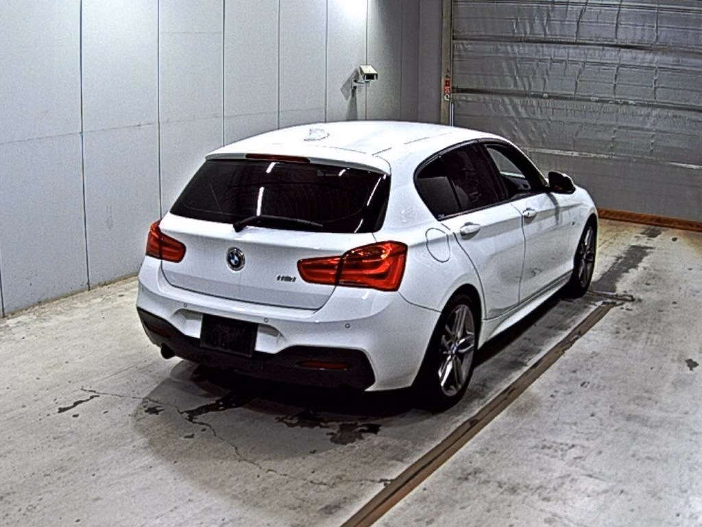 BMW 1-SERIES