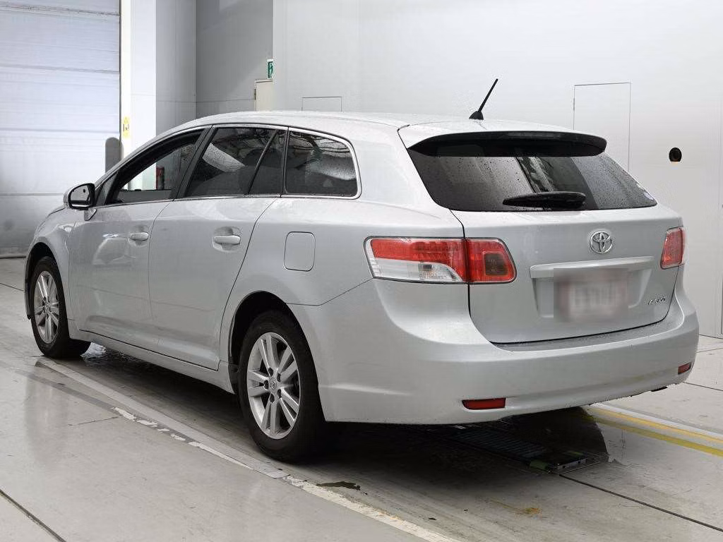 TOYOTA AVENSIS