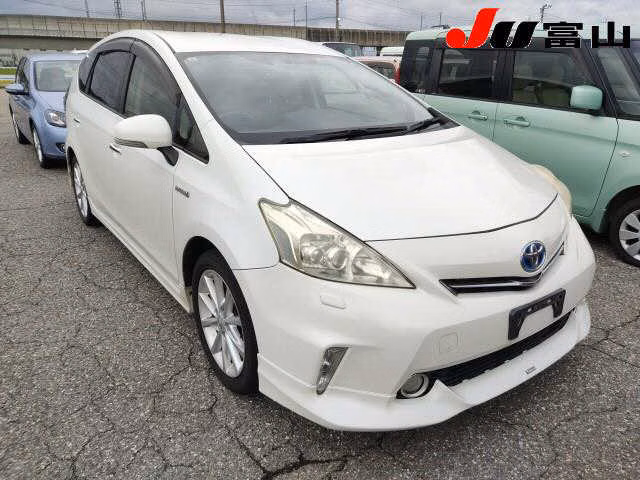 TOYOTA PRIUS ALPHA