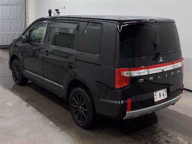 MITSUBISHI DELICA D:5