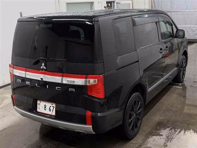 MITSUBISHI DELICA D:5