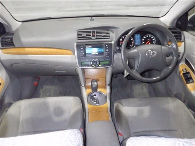 TOYOTA PREMIO