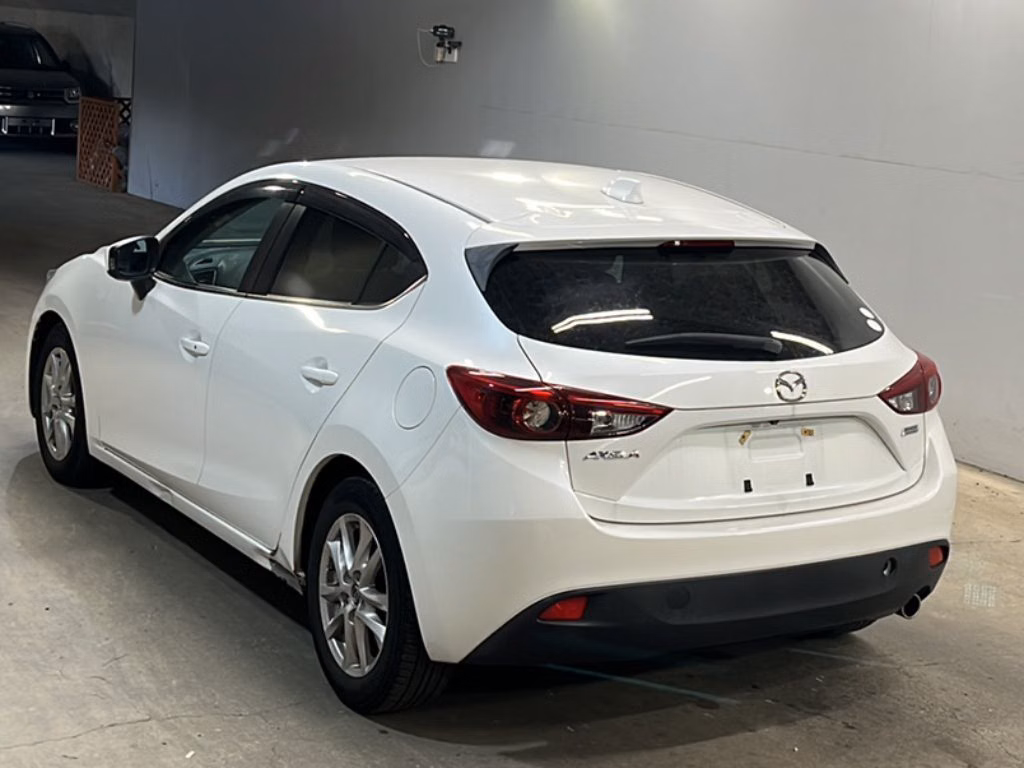 MAZDA AXELA