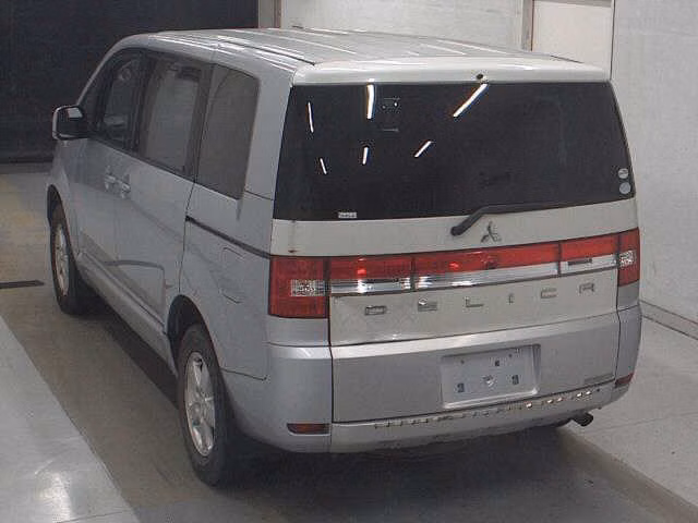 MITSUBISHI DELICA D:5