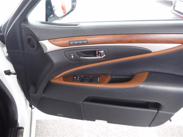Lexus LS600h