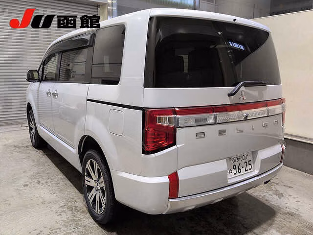 MITSUBISHI DELICA D:5